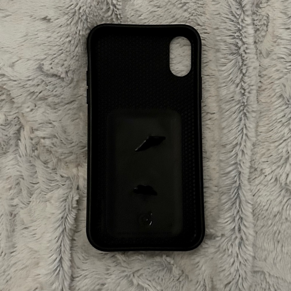 Black Loopy phone case + Extra clear loop.